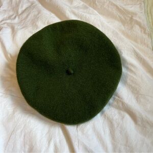 Vintage Fezko 100% Wool Beret Hat Cap dark Green
Minimalist French Artist EUC